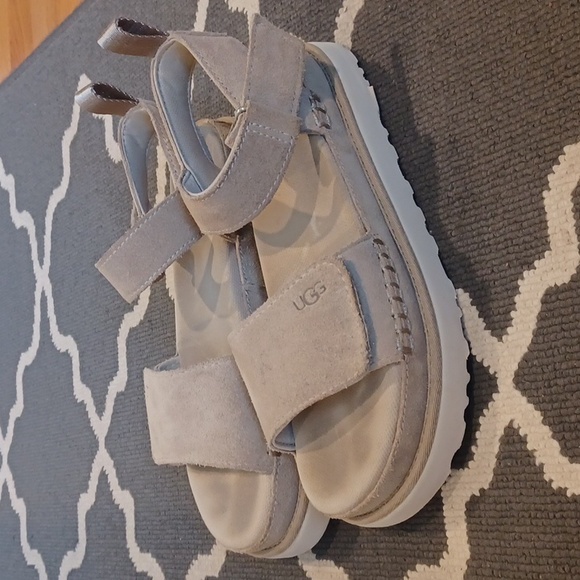 UGG Goldenstar #1117954 Tan Suede Sandals Women's 8 - Picture 12 of 14